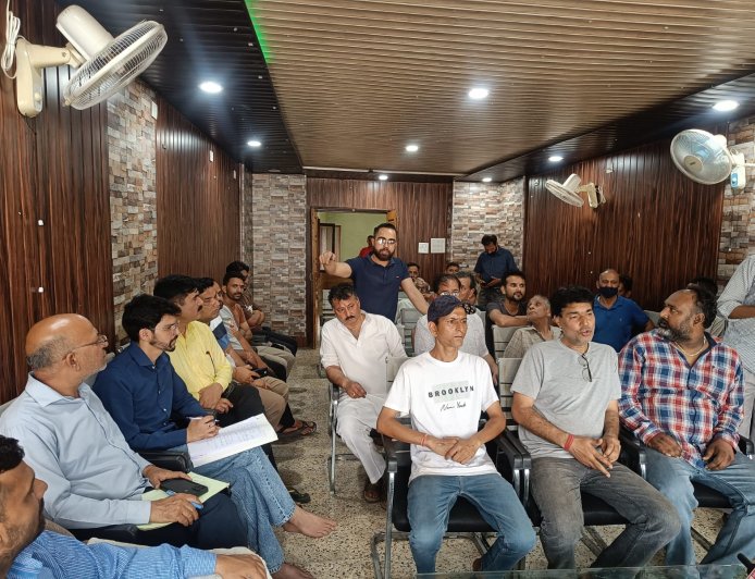 वज्रेश्वरी मंदिर में अब नहीं चलेगी गंदगी! तहसीलदार ने जारी किए सख्त निर्देश, दुकानदारों और श्रद्धालुओं को चेतावनी