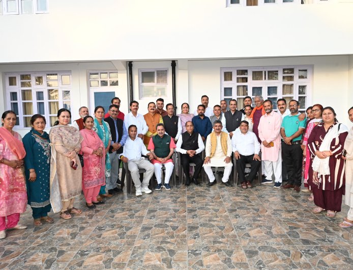 जयराम ठाकुर से मिले कुनिहार ब्लॉक समिति के नवनिर्वाचित सदस्य, विकास और जनसेवा पर हुई चर्चा