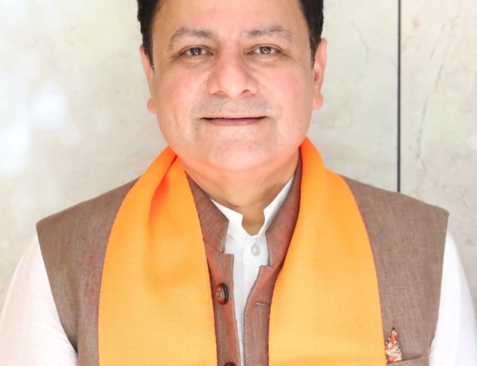 धर्मशाला में बढ़ा सियासी घमासान: नगर निगम कमिश्नर के खिलाफ विशेषाधिकार हनन प्रस्ताव लाएंगे सुधीर शर्मा