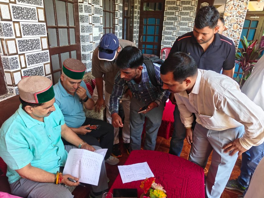 भूकम्प पीड़ितों के बीच पहुंचे विधायक केवल सिंह पठानिया, बोले- हर प्रभावित परिवार को मिलेगी सहायता