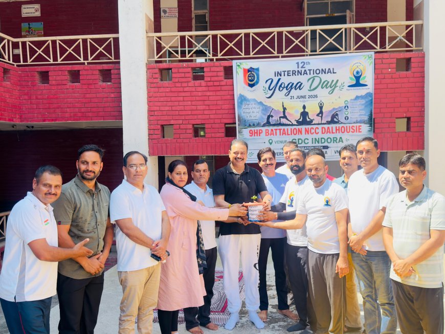 इंदौरा कॉलेज में विधायक मलेंद्र राजन ने किया योगाभ्यास, छात्रों को मिली बी.कॉम. लॉजिस्टिक्स कोर्स की बड़ी सौगात