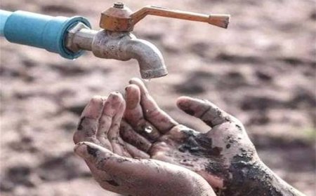 10 दिन से पानी को तरसे लोग, दूषित पानी पीने को मजबूर