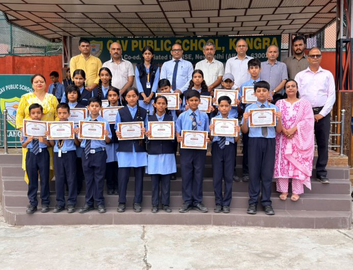जीएवी पब्लिक स्कूल, कांगड़ा में मर्करी हाउस ने गणित क्विज़ प्रतियोगिता में लहराया परचम