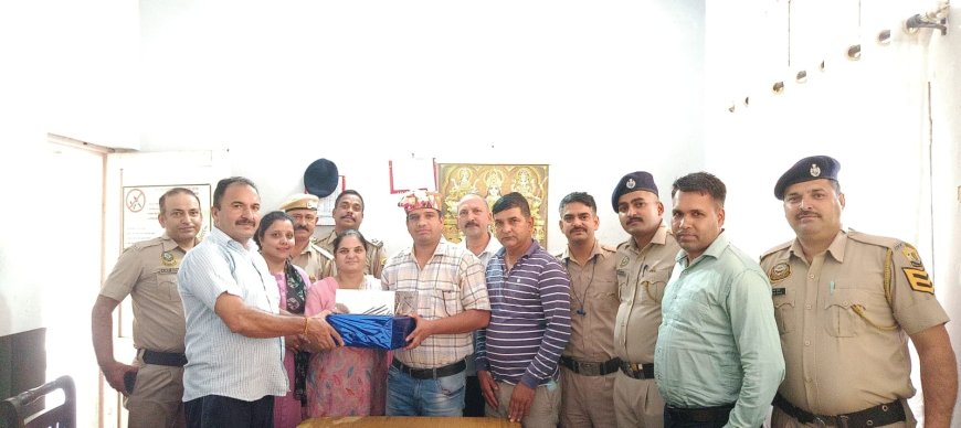 स्थानांतरण पर थाना प्रभारी निर्मल सिंह को भावभीनी विदाई