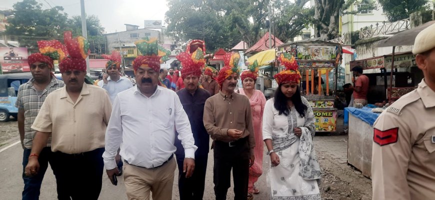 बनेर खड्ड में प्रवाहित की गई माता बज्रेश्वरी देवी को चढ़ाई गई मिंजर