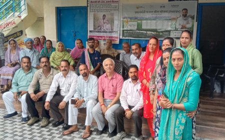 राजल में किसानों को प्रधानमंत्री किसान बीमा योजना और बैंकिंग सेवाओं की दी जानकारी