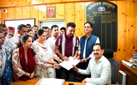 सुधीर शर्मा के समर्थन में धर्मशाला में प्रदर्शन, भाजपा ने एफआईआर की निष्पक्ष जांच की मांग उठाई