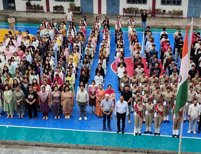 एमसीएम डीएवी कॉलेज कांगड़ा में देशभक्ति के रंग में रंगा 80वां स्वतंत्रता दिवस समारोह