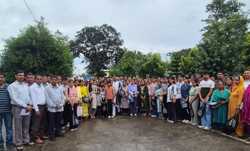 कांगड़ा विधानसभा के विधायक पवन काजल ने 174 मेधावी छात्रों को किया सम्मानित