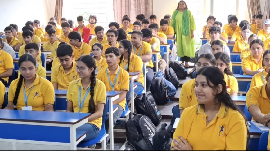 JEE-NEET टॉपर्स ने बताए सफलता के मंत्र, छात्रों को किया प्रेरित