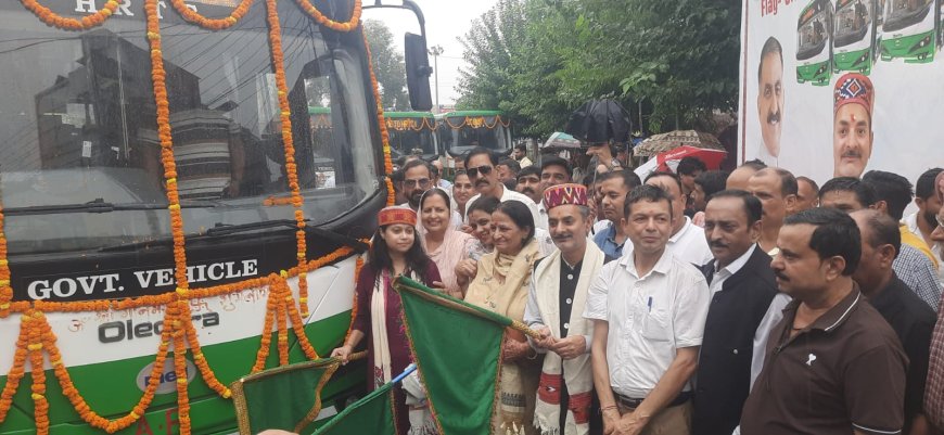 कांगड़ा से दौड़ीं 5 इलेक्ट्रिक बसें, अजय वर्मा ने दिखाई हरी झंडी