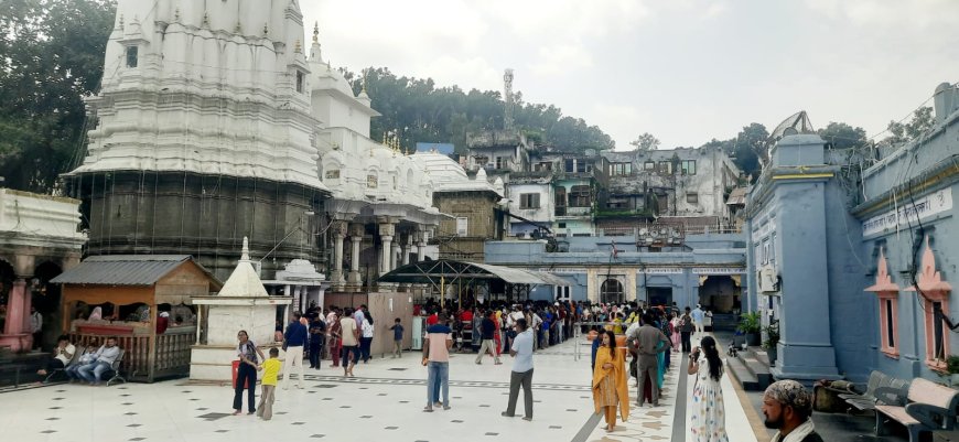 वज्रेश्वरी मंदिर में 3000 श्रद्धालुओं की निशुल्क जांच