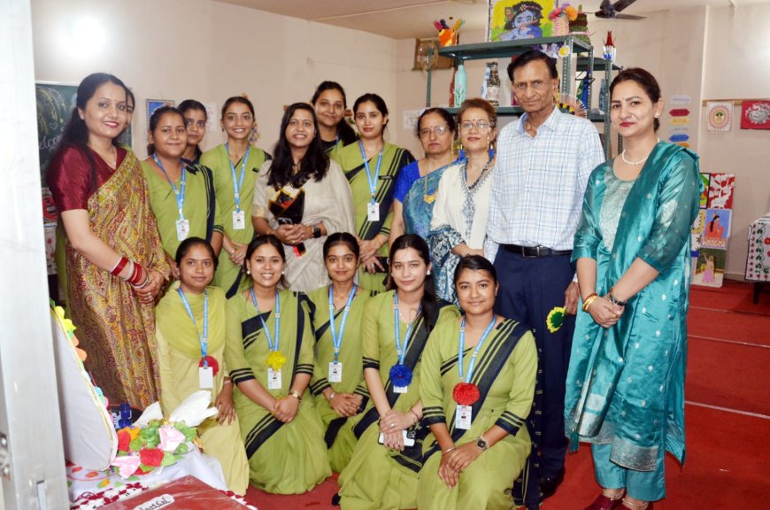 शरण कॉलेज कांगड़ा में छात्राओं को मिले वार्षिक पुरस्कार