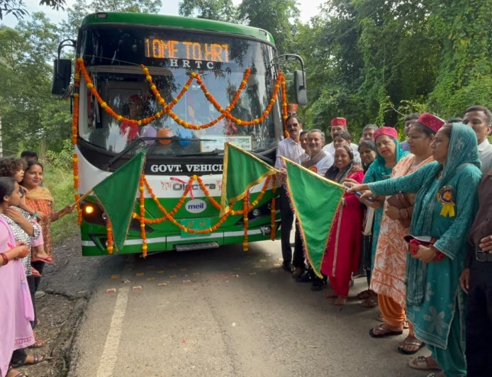 कांगड़ा को मिली नई इलेक्ट्रिक बस, अजय वर्मा ने दिखाई हरी झंडी