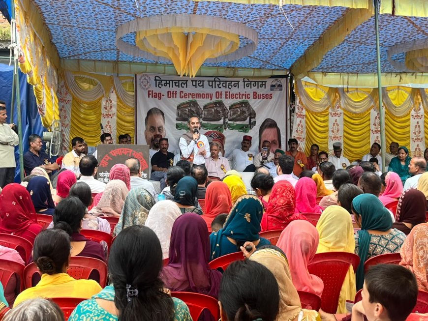 कांगड़ा को मिली नई इलेक्ट्रिक बस, अजय वर्मा ने दिखाई हरी झंडी