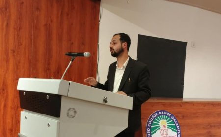 जी.जी.डी.एस.डी कॉलेज में विधिक जागरूकता कार्यक्रम का किया आयोजन