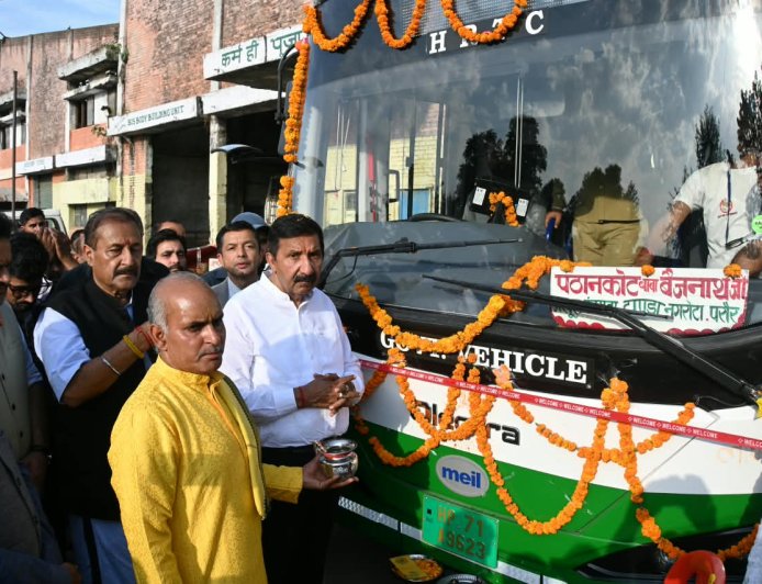 जसूर से पांच इलेक्ट्रिक बसें रवाना, फिना सिंह परियोजना के लिए 350 करोड़ रुपये मंजूर