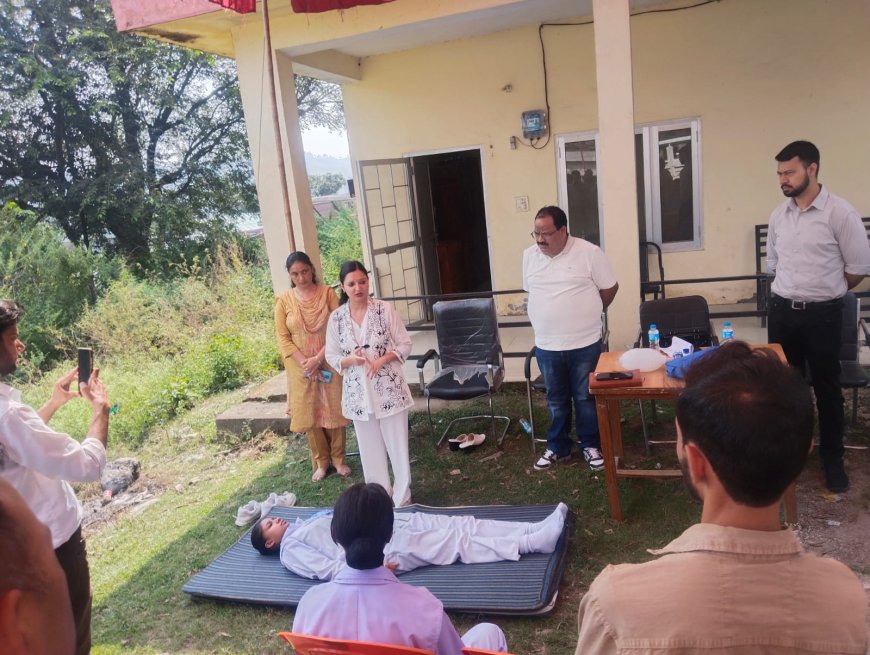 पुराना कांगड़ा में बिजली कर्मचारियों और जनता को सुरक्षा व CPR की दी ट्रेनिंग