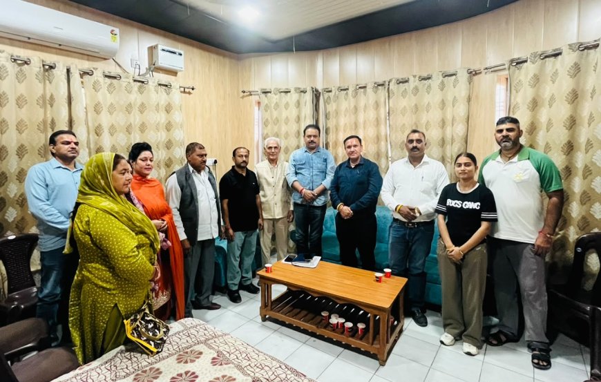 विधायक मलेंद्र राजन ने की विकास कार्यों की समीक्षा, पंचायत प्रतिनिधियों से भी किया संवाद