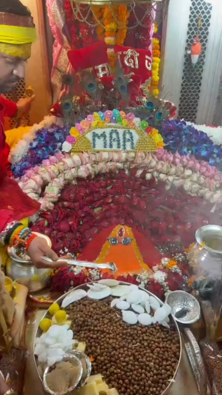 छिन्नमस्तिका धाम मां चिंतपूर्णी देवी के संध्याकाल आरती एवं श्रृंगार दर्शन